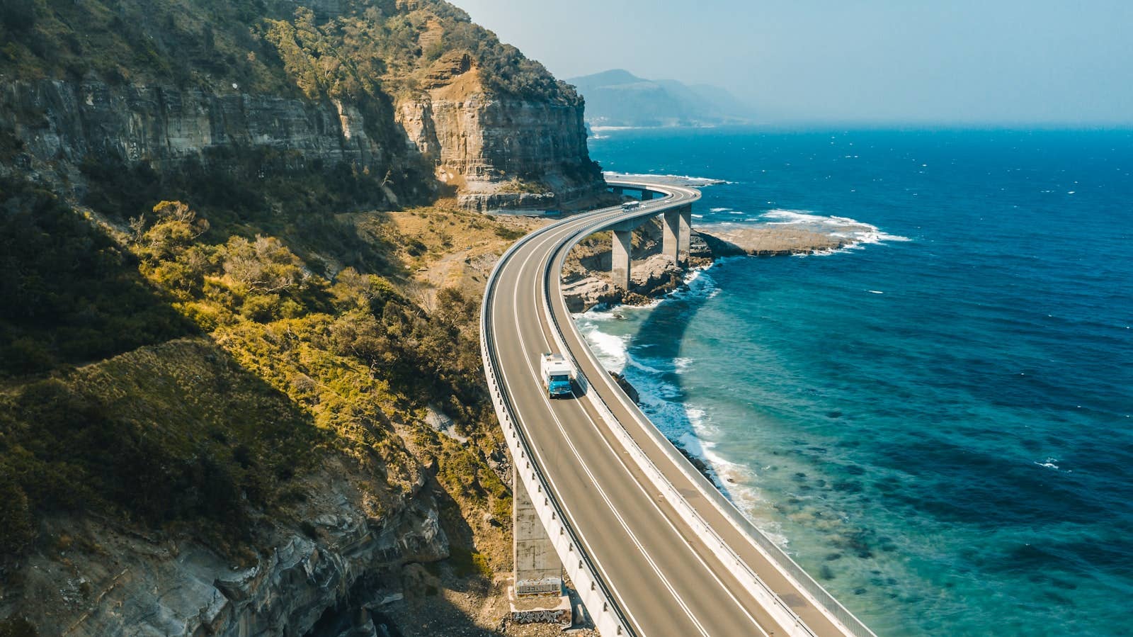 gestalten - Life on the Road: Around the World on Four Wheels