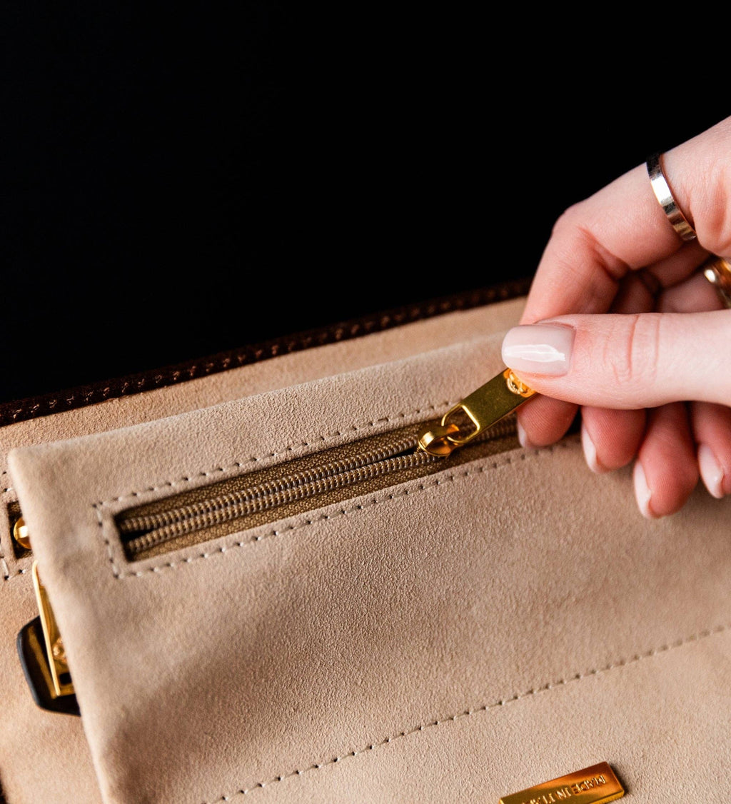 Time Resistance - Női bőr ékszerutazó tok – Madame Bovary: Barna