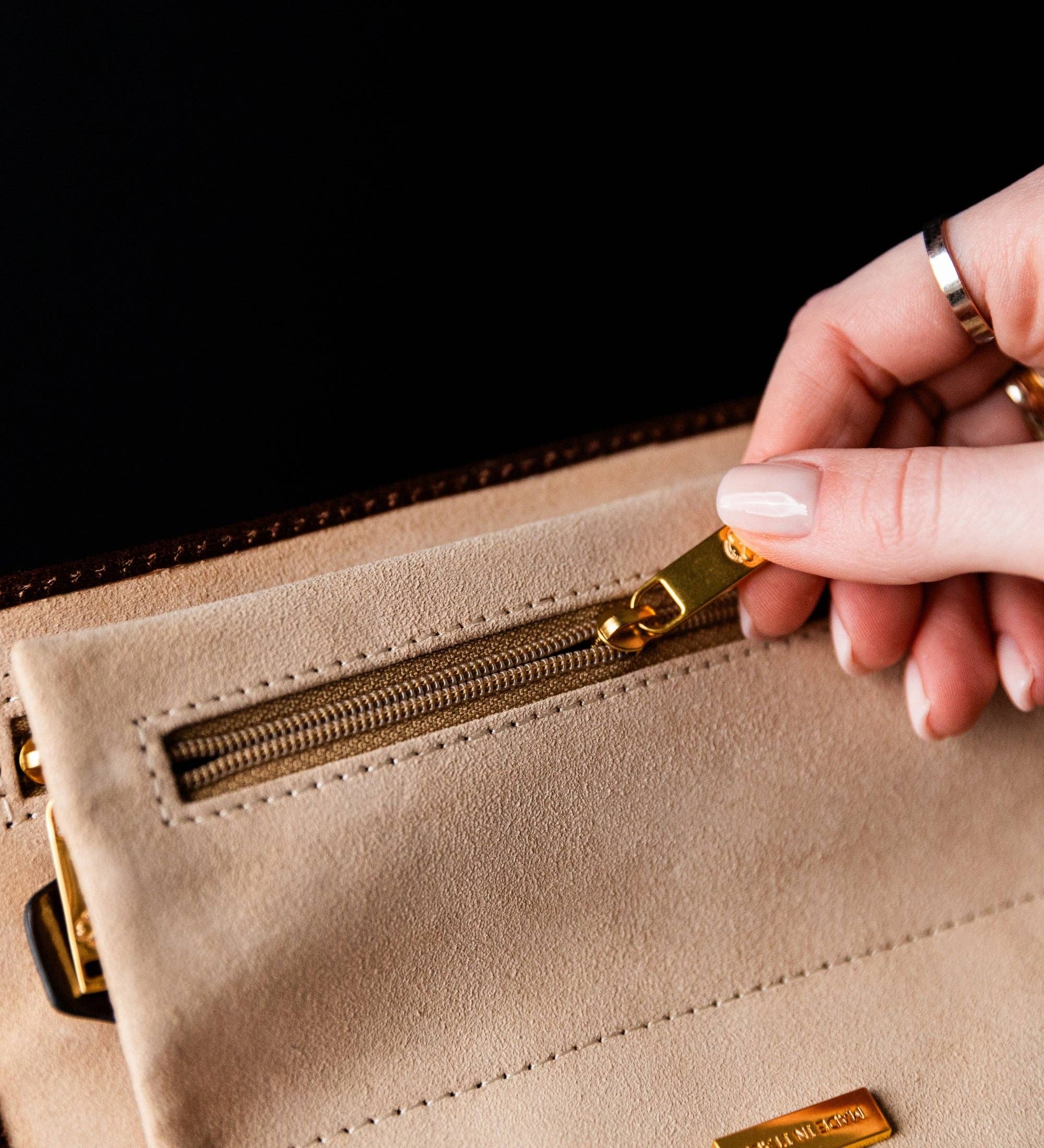 Time Resistance - Női bőr ékszerutazó tok – Madame Bovary: Barna