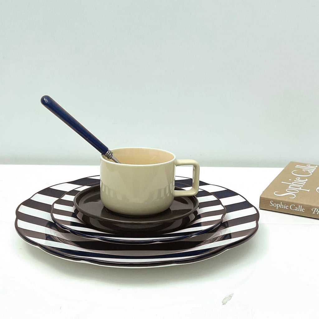 Chic beige cup with its khaki saucer D12 H7.5cm